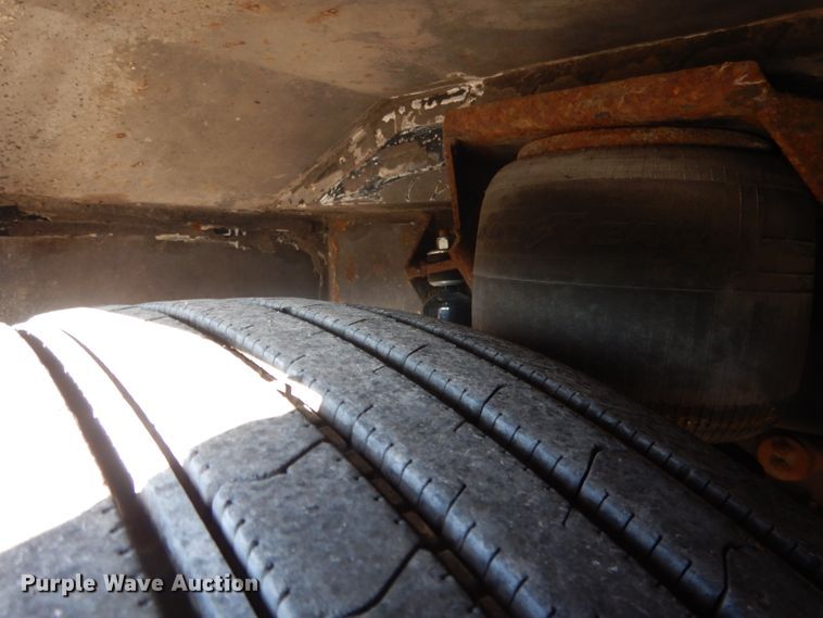 image for item DG5879 1995 MCI DL3 coach bus