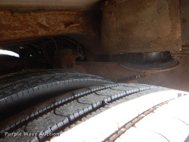 image for item DG5879 1995 MCI DL3 coach bus