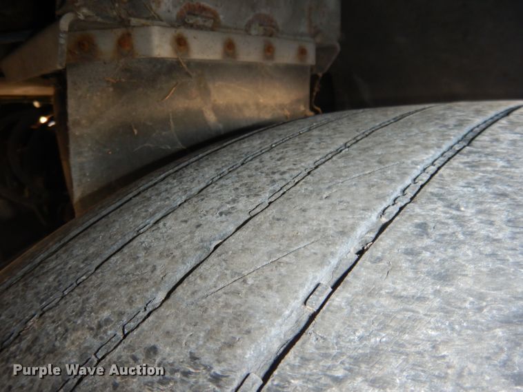 image for item DG5879 1995 MCI DL3 coach bus