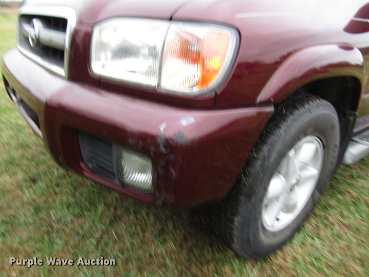 image for item DG6669 2002 Nissan Pathfinder SUV