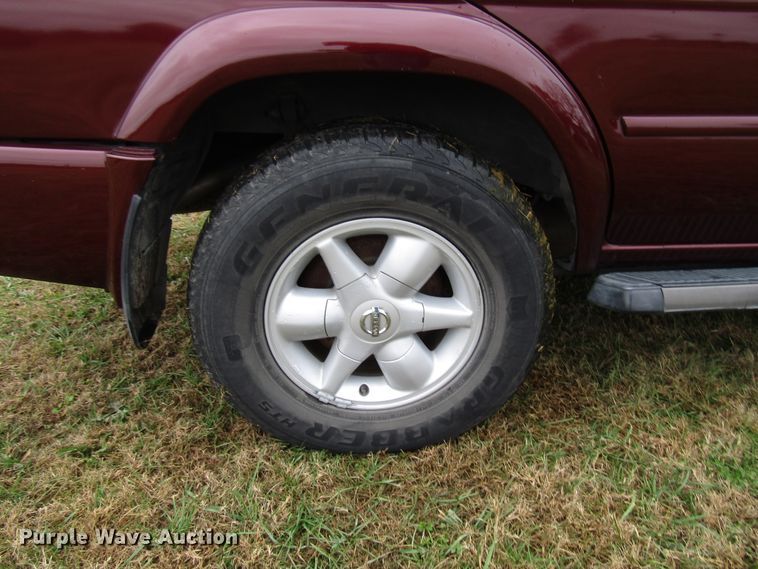 image for item DG6669 2002 Nissan Pathfinder SUV