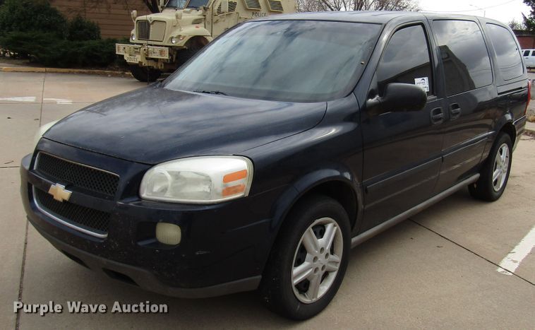 image for item DG6739 2005 Chevrolet Uplander SUV