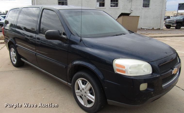image for item DG6739 2005 Chevrolet Uplander SUV