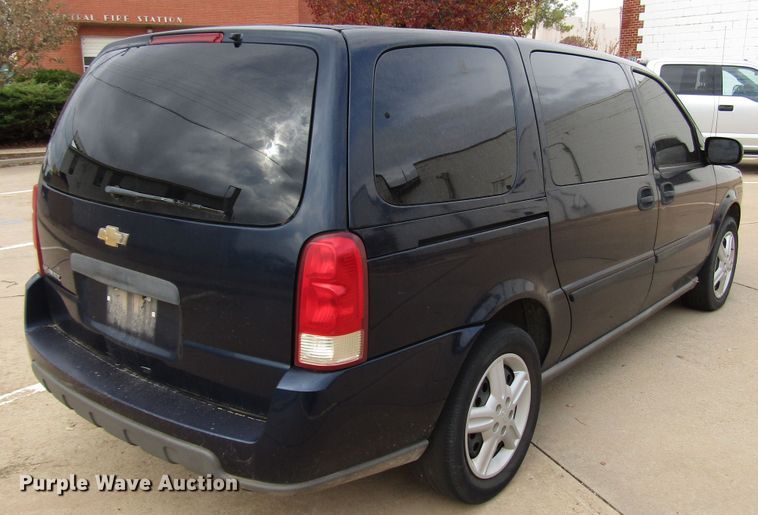 image for item DG6739 2005 Chevrolet Uplander SUV
