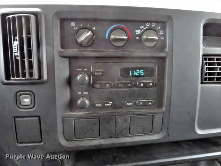 image for item DH1709 2005 Chevrolet Express 1500 van