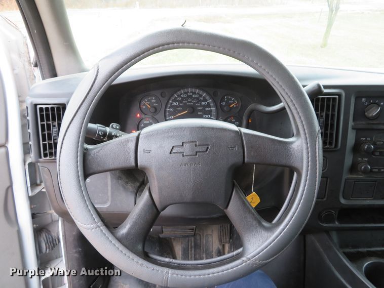 image for item DH1709 2005 Chevrolet Express 1500 van