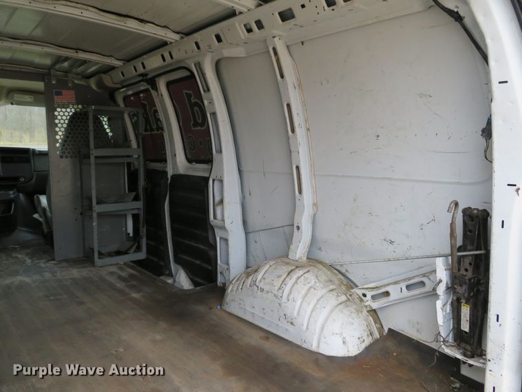 image for item DH1709 2005 Chevrolet Express 1500 van