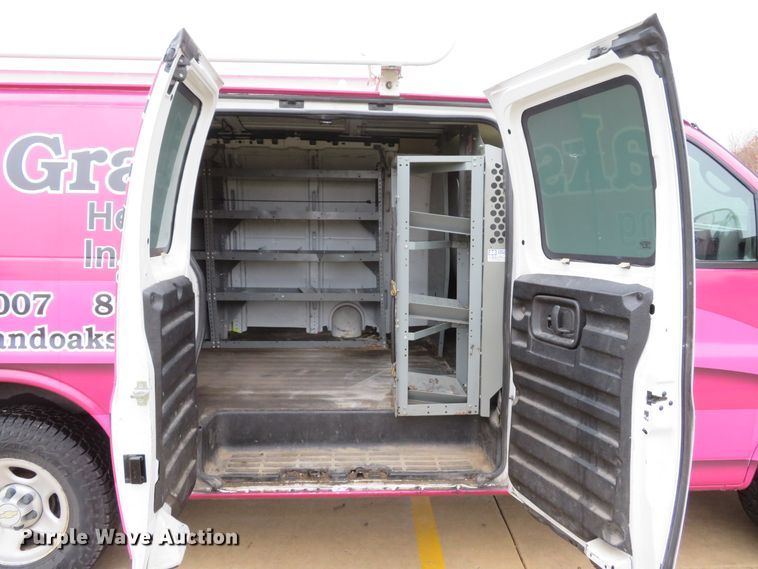 image for item DH1709 2005 Chevrolet Express 1500 van