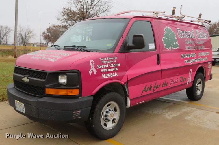 image for item DH1710 2005 Chevrolet Express 3500 van