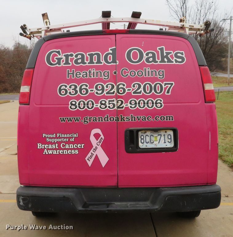 image for item DH1710 2005 Chevrolet Express 3500 van