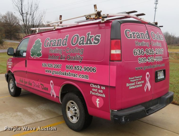 image for item DH1710 2005 Chevrolet Express 3500 van