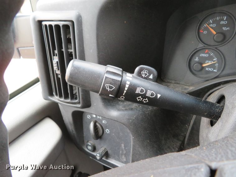 image for item DH1710 2005 Chevrolet Express 3500 van