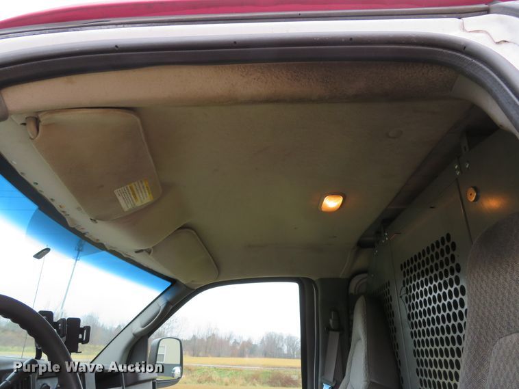 image for item DH1710 2005 Chevrolet Express 3500 van