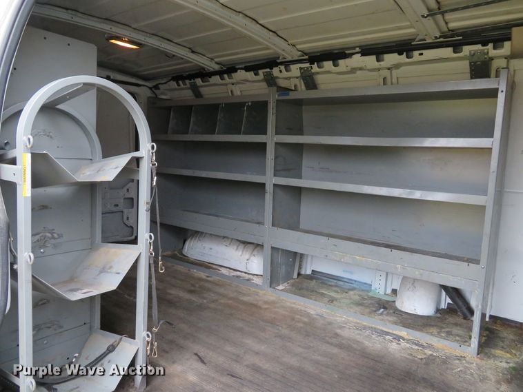 image for item DH1710 2005 Chevrolet Express 3500 van