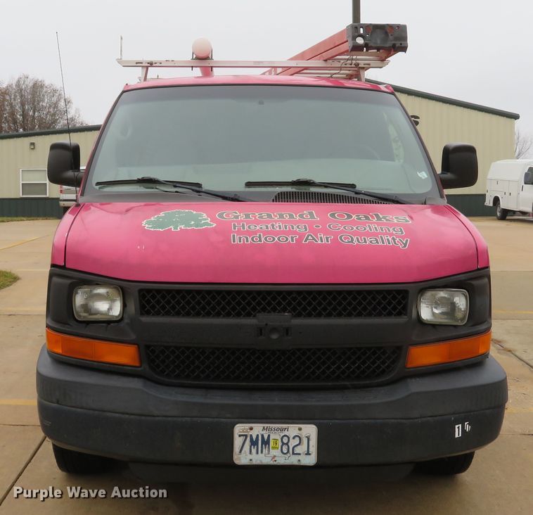 image for item DH1716 2007 Chevrolet Express 3500 van