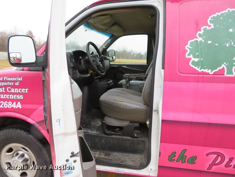 image for item DH1716 2007 Chevrolet Express 3500 van