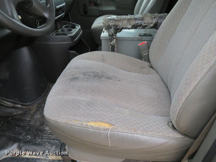 image for item DH1716 2007 Chevrolet Express 3500 van