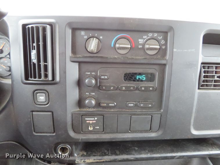 image for item DH1716 2007 Chevrolet Express 3500 van