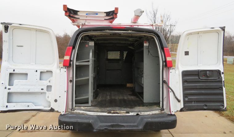 image for item DH1716 2007 Chevrolet Express 3500 van