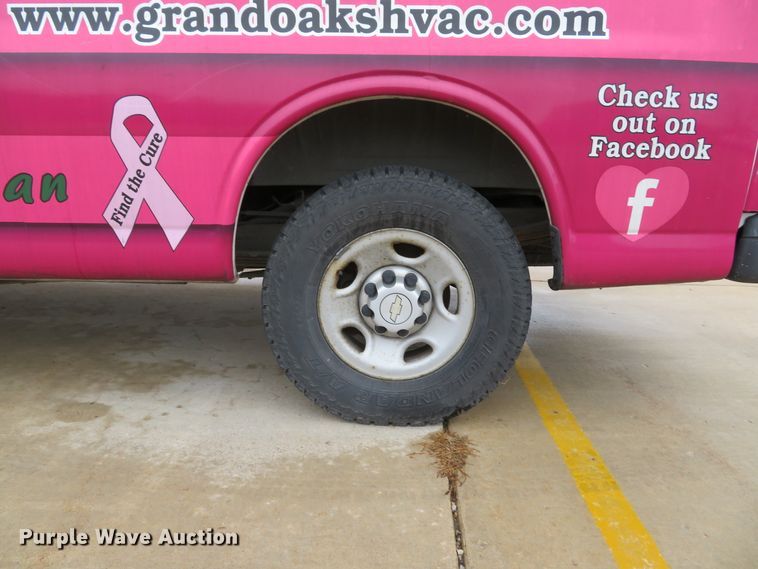 image for item DH1716 2007 Chevrolet Express 3500 van