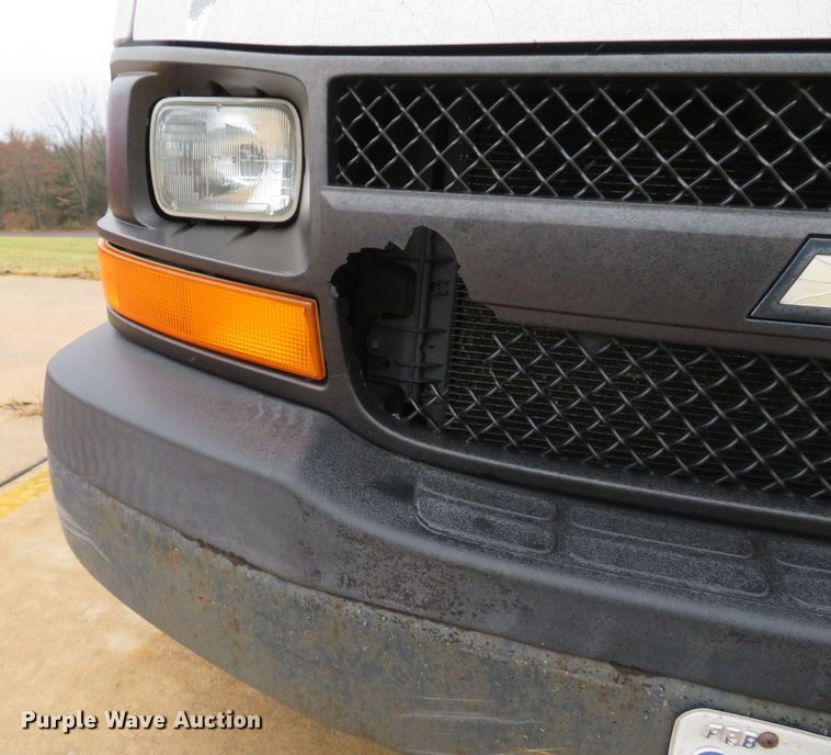 image for item DH1717 2007 Chevrolet Express 3500 van