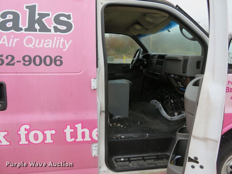 image for item DH1717 2007 Chevrolet Express 3500 van