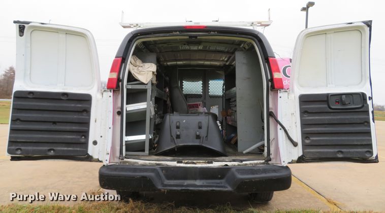 image for item DH1717 2007 Chevrolet Express 3500 van