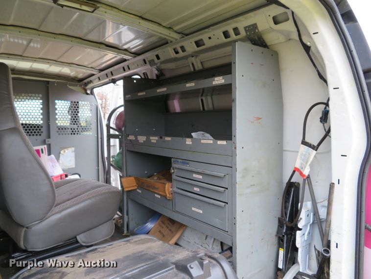 image for item DH1717 2007 Chevrolet Express 3500 van