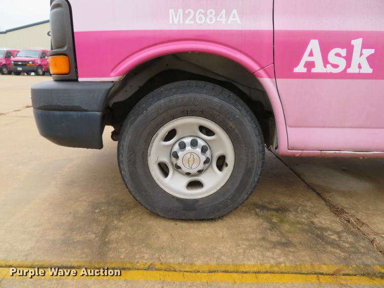 image for item DH1717 2007 Chevrolet Express 3500 van