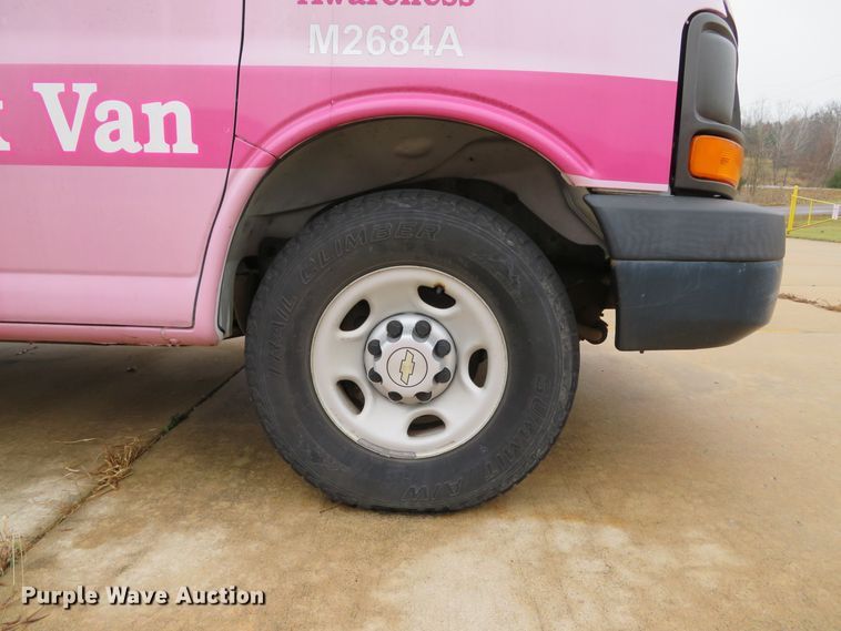 image for item DH1717 2007 Chevrolet Express 3500 van