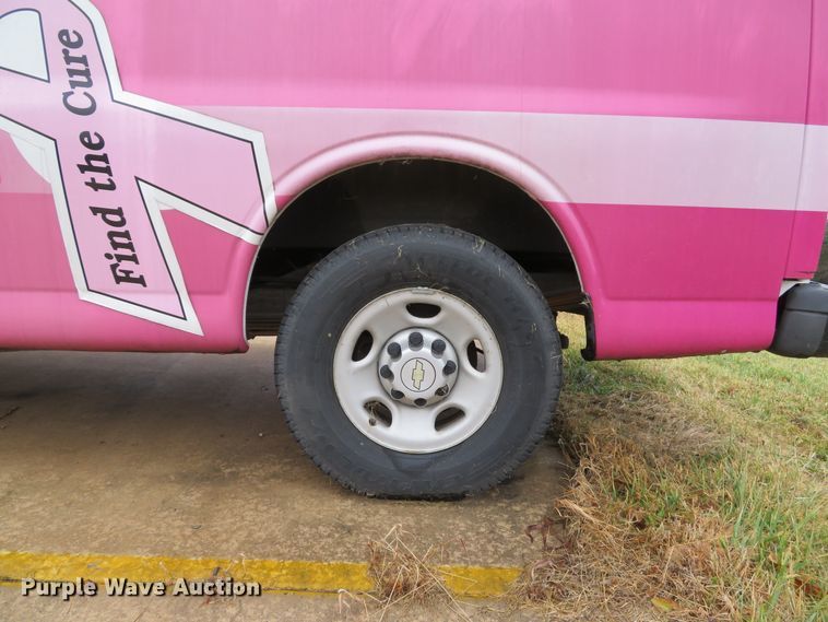 image for item DH1717 2007 Chevrolet Express 3500 van