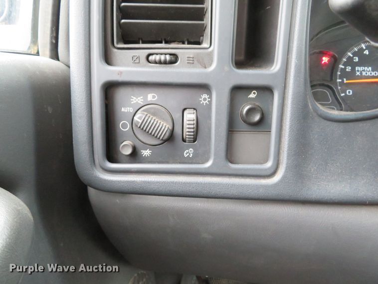 image for item DH1719 2006 Chevrolet Silverado 1500 pickup truck