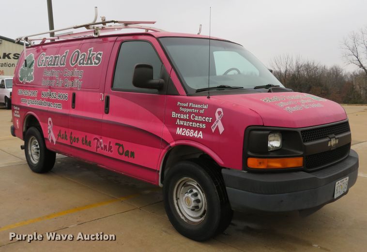 image for item DH1720 2005 Chevrolet Express 3500 van
