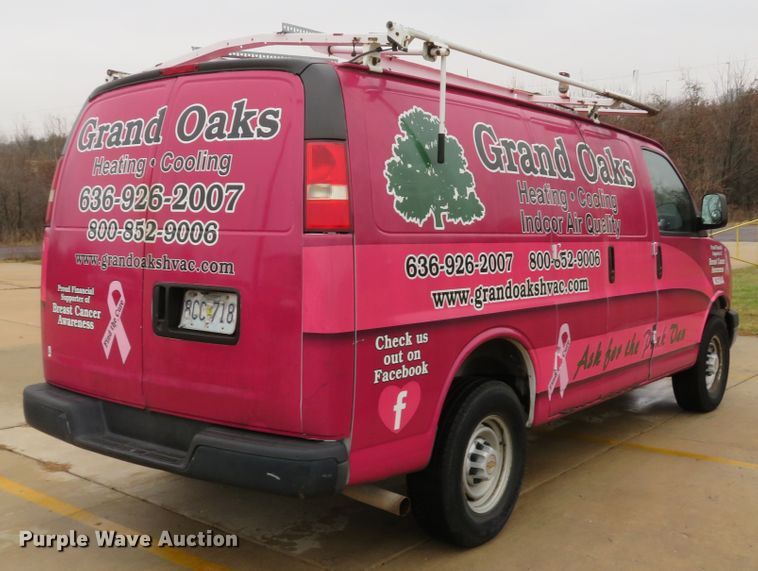 image for item DH1720 2005 Chevrolet Express 3500 van