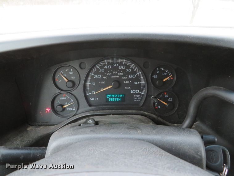 image for item DH1720 2005 Chevrolet Express 3500 van