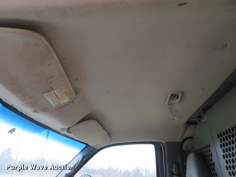 image for item DH1720 2005 Chevrolet Express 3500 van