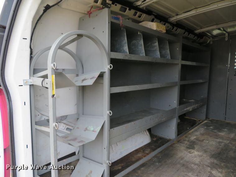 image for item DH1720 2005 Chevrolet Express 3500 van