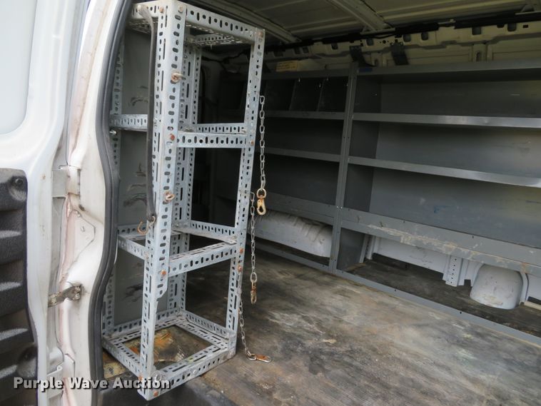 image for item DH1720 2005 Chevrolet Express 3500 van