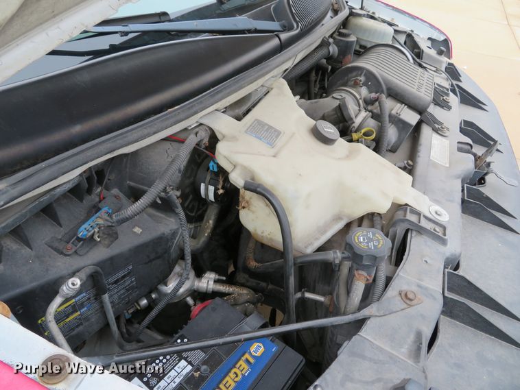 image for item DH1720 2005 Chevrolet Express 3500 van