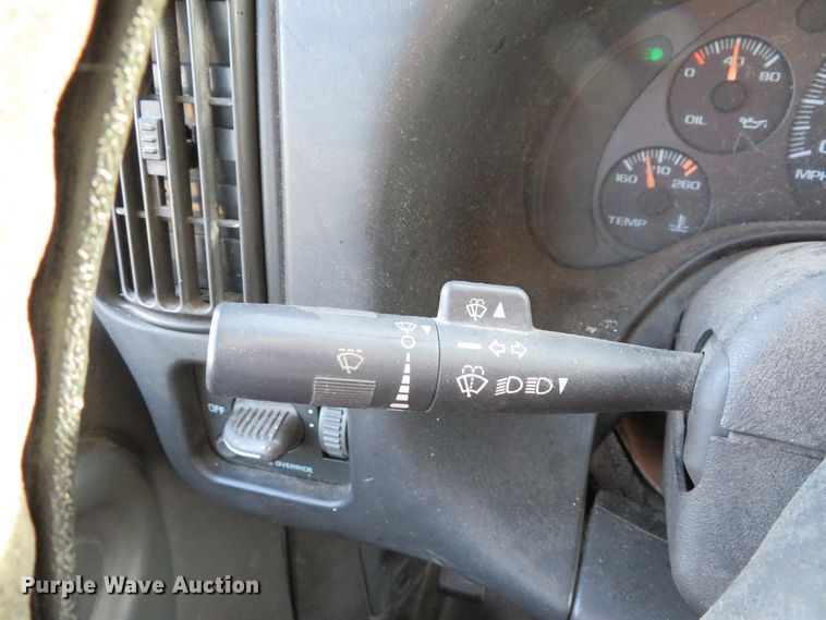 image for item DH1721 2001 Chevrolet Express 3500 van