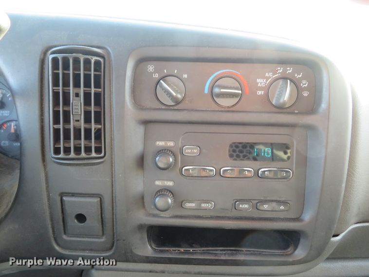 image for item DH1721 2001 Chevrolet Express 3500 van