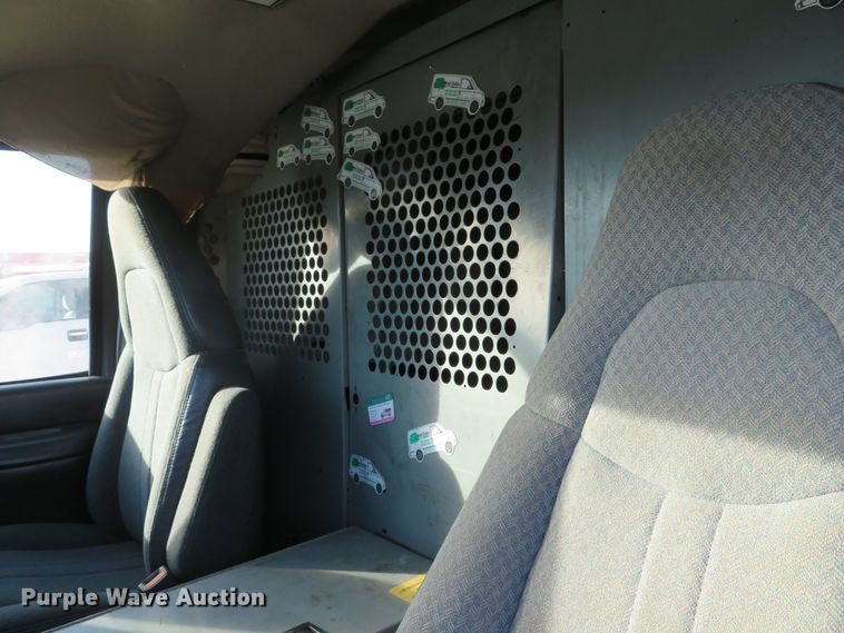 image for item DH1721 2001 Chevrolet Express 3500 van