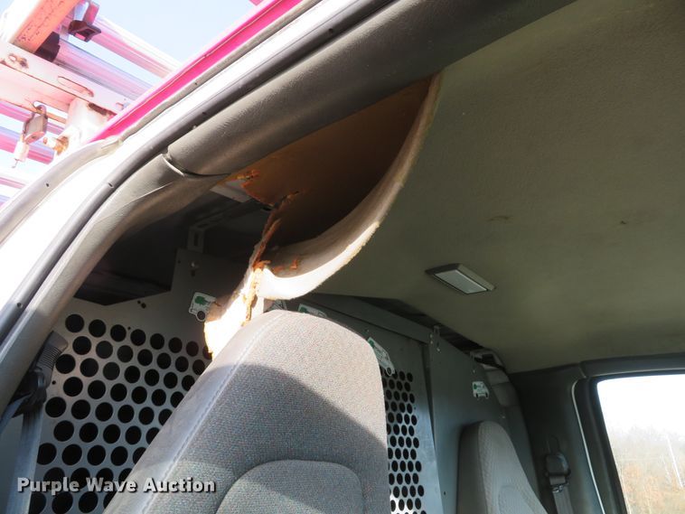 image for item DH1721 2001 Chevrolet Express 3500 van