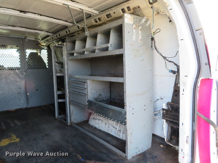 image for item DH1721 2001 Chevrolet Express 3500 van