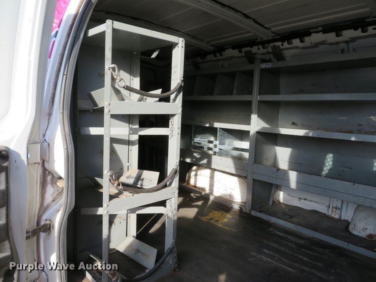 image for item DH1721 2001 Chevrolet Express 3500 van