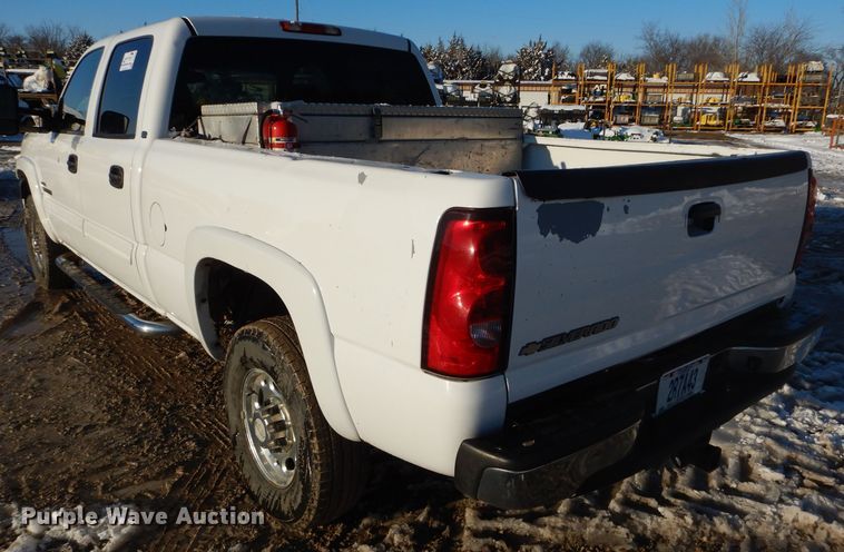 image for item DH4305 2006 Chevrolet Silverado 2500HD Crew Cab pickup truck