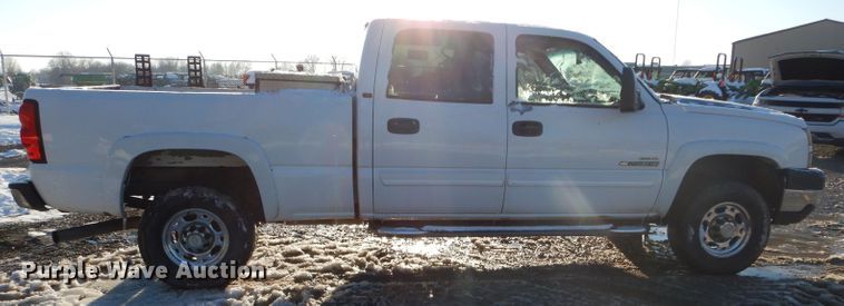 image for item DH4305 2006 Chevrolet Silverado 2500HD Crew Cab pickup truck