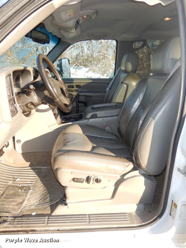 image for item DH4305 2006 Chevrolet Silverado 2500HD Crew Cab pickup truck