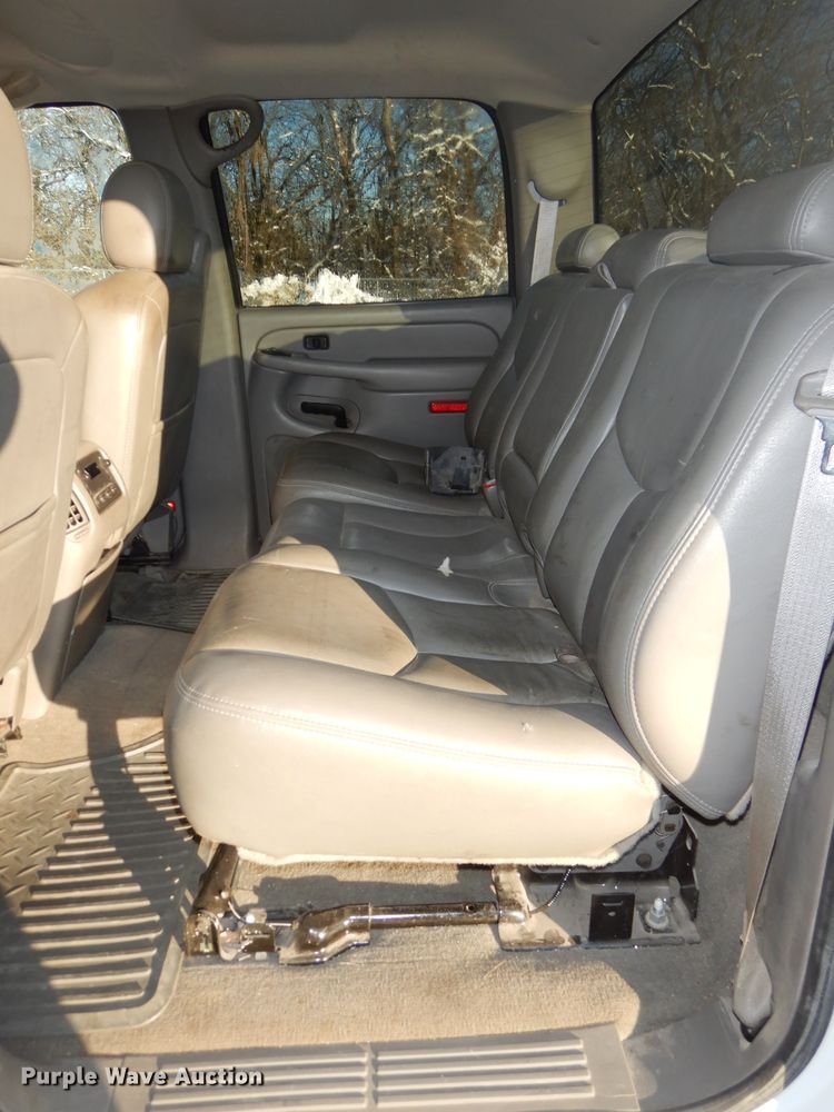 image for item DH4305 2006 Chevrolet Silverado 2500HD Crew Cab pickup truck