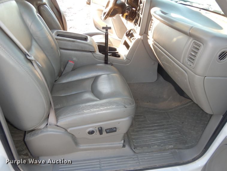 image for item DH4305 2006 Chevrolet Silverado 2500HD Crew Cab pickup truck